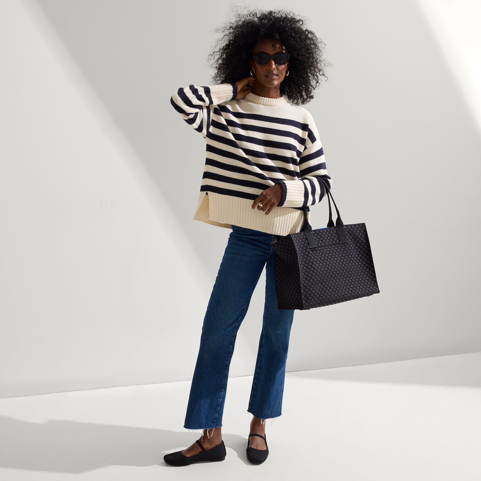 The Classic Tote - Black Sand