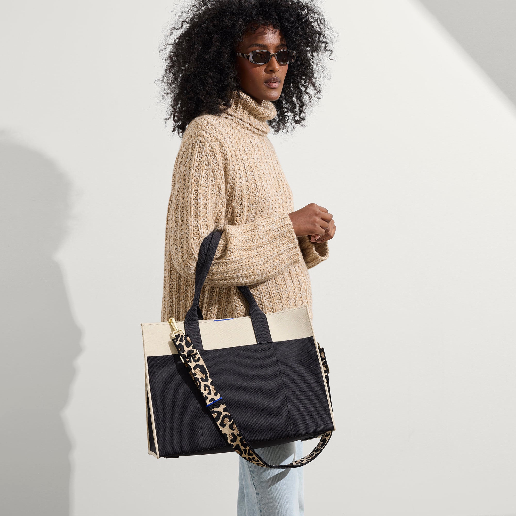The Crossbody Strap - Desert Cat