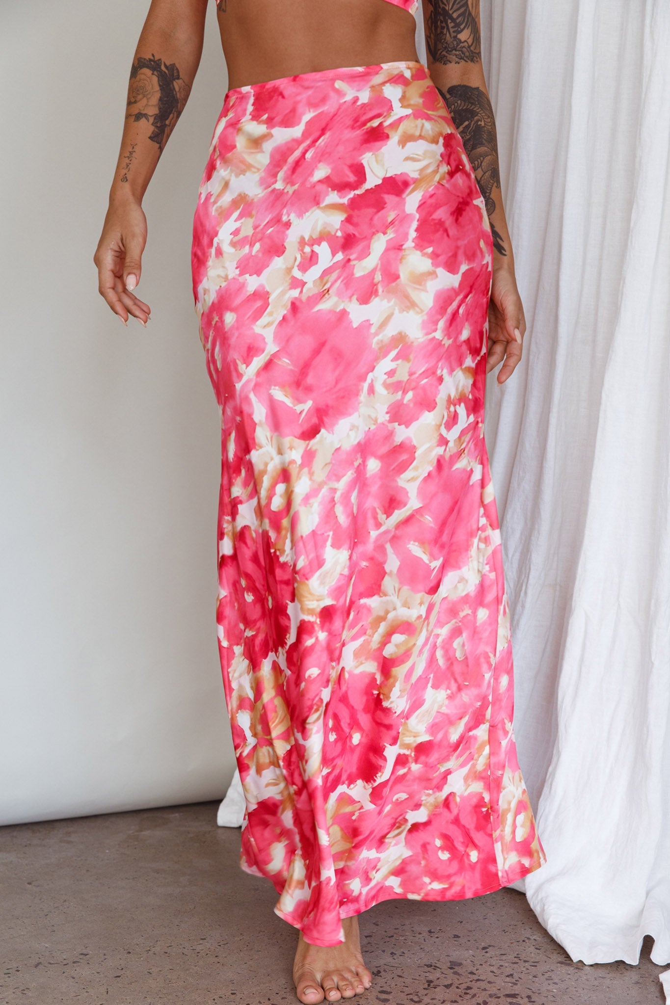 Well Versed Maxi Skirt Abstract Pink