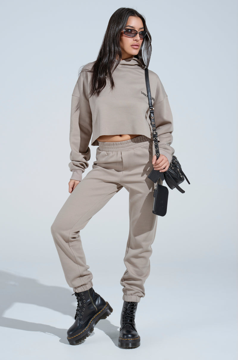 SOURCE UNKNOWN JOGGER