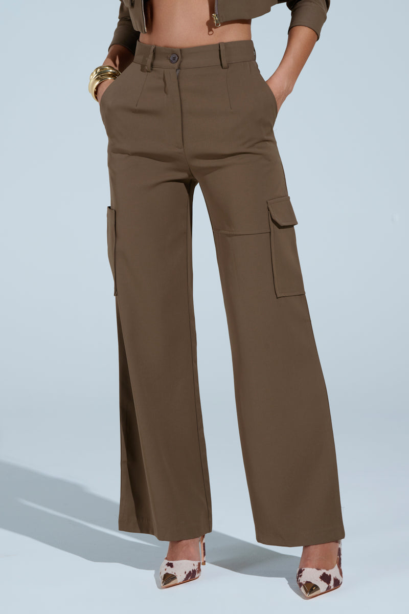 TAKE IT EASY CARGO PANT IN TAUPE
