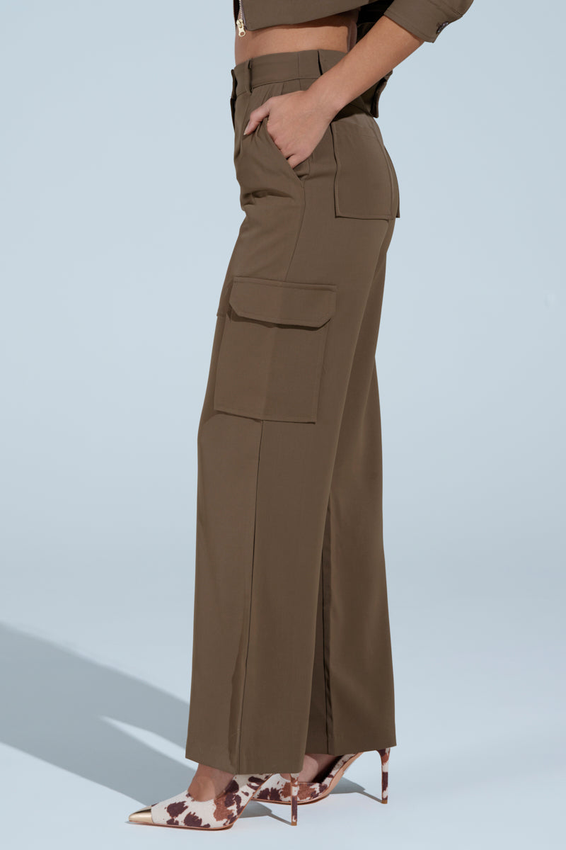 TAKE IT EASY CARGO PANT IN TAUPE