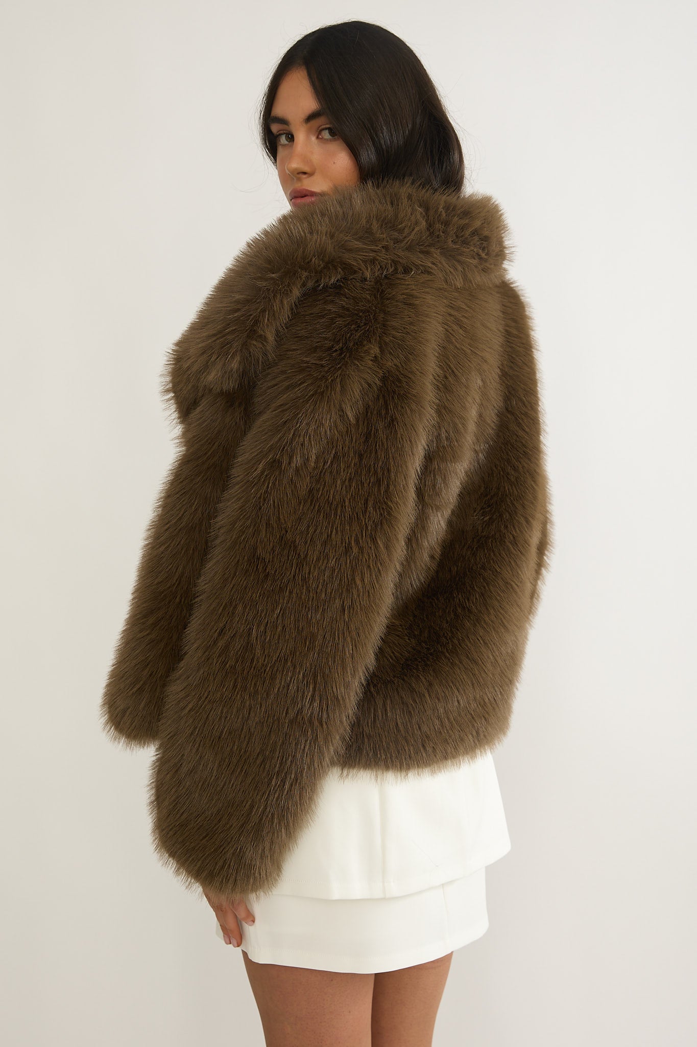 Harlequinn Oversized Lapel Faux Fur Jacket Coffee