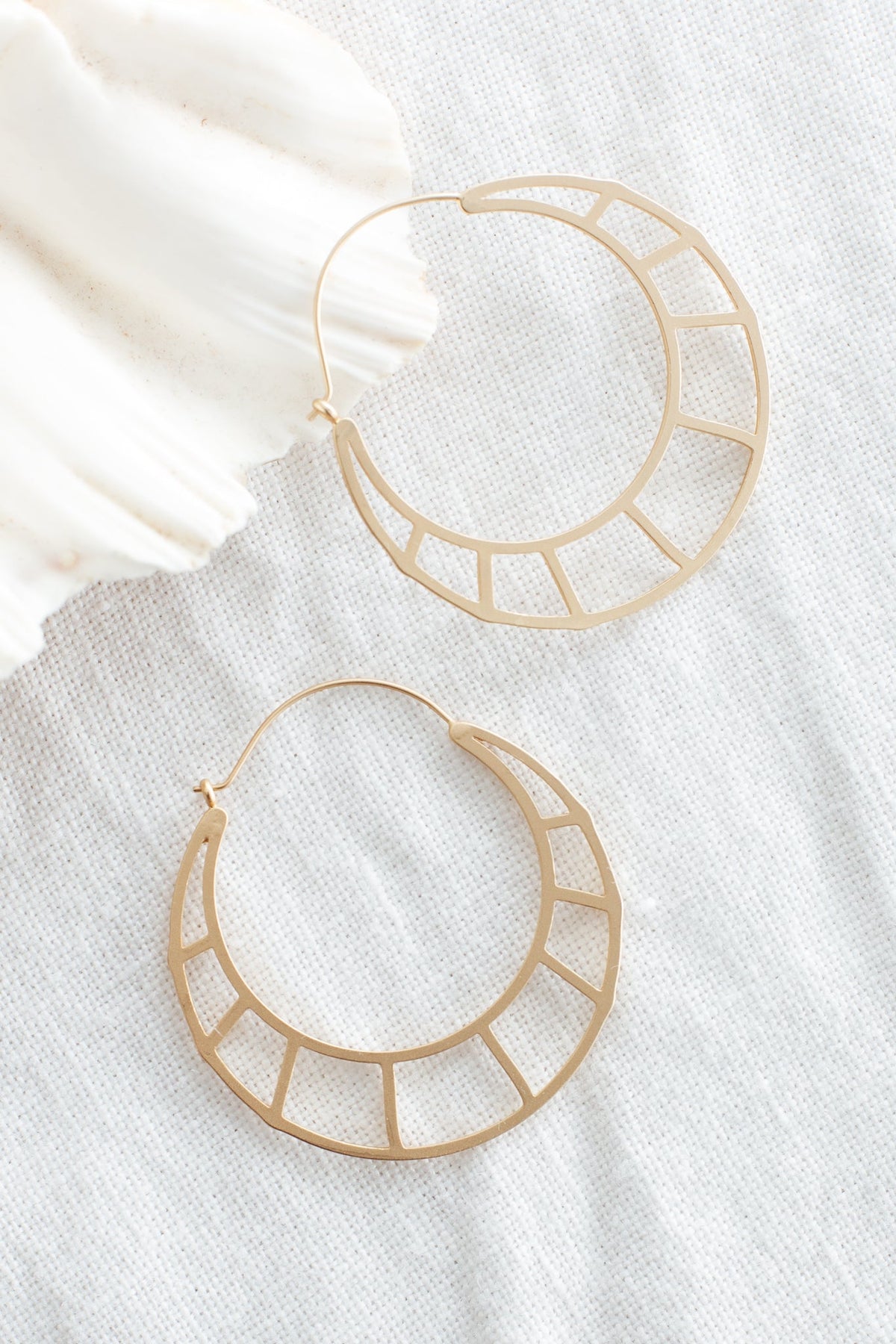 Dinah Hoop Earrings Gold