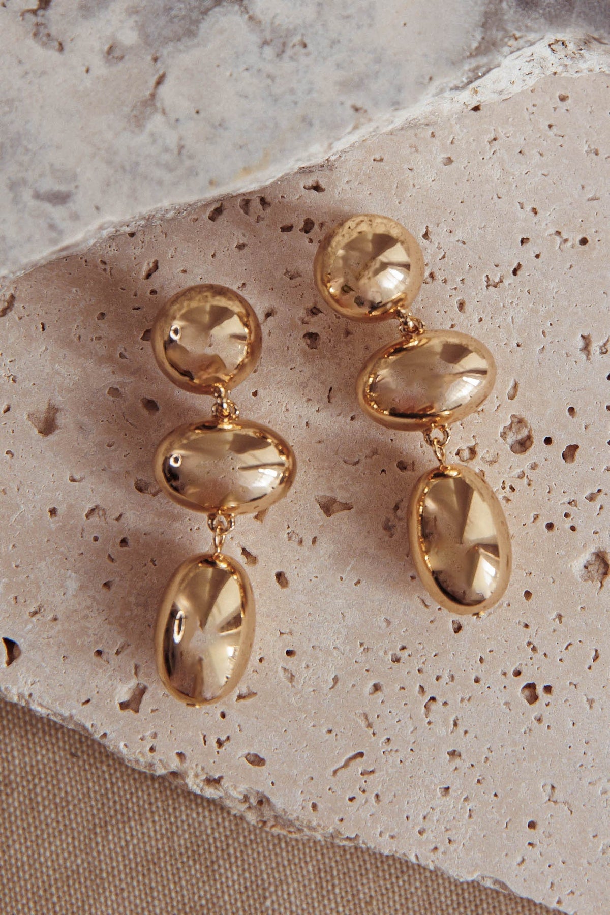 Amy Pebble Droplet Earrings Gold
