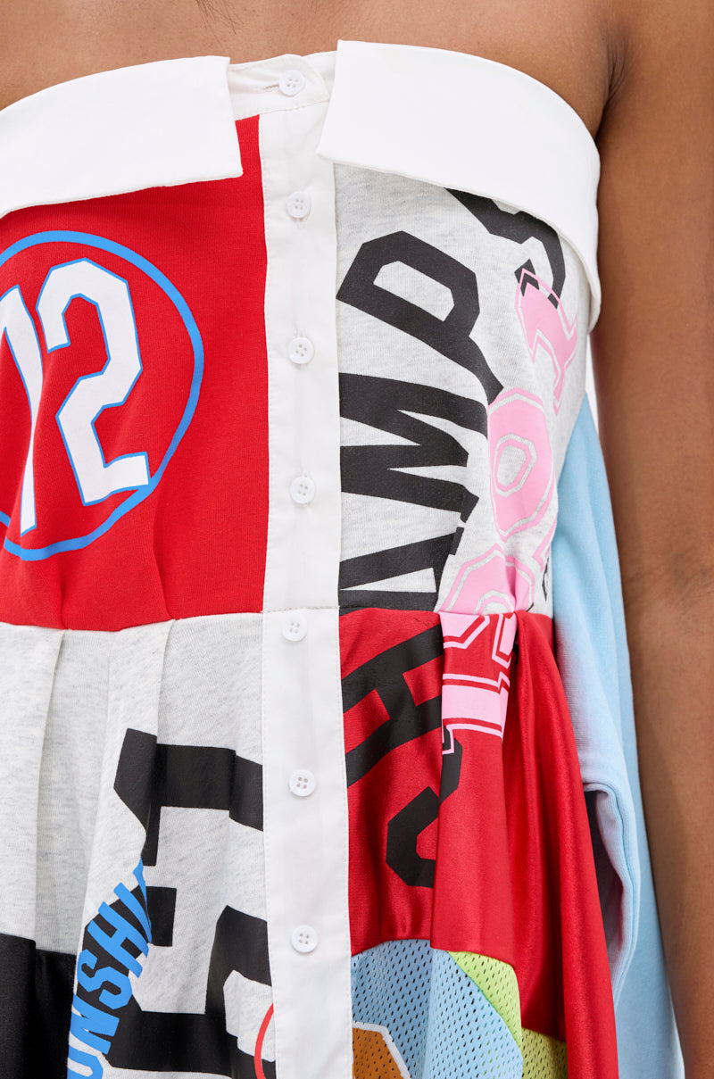 STAND OUT GRAPHIC MINI DRESS