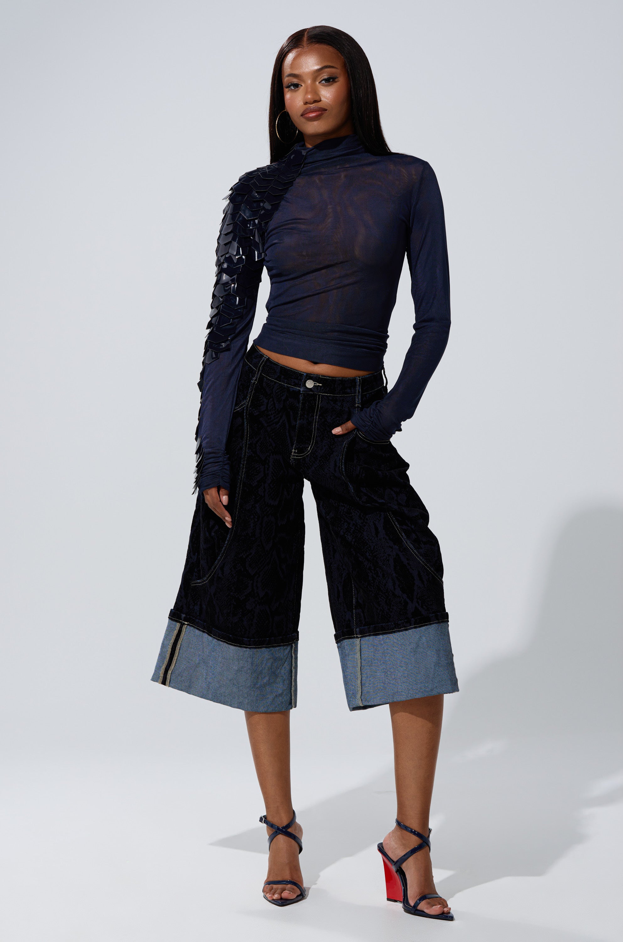 FEELS LIKE MONEY DENIM BERMUDA SHORT