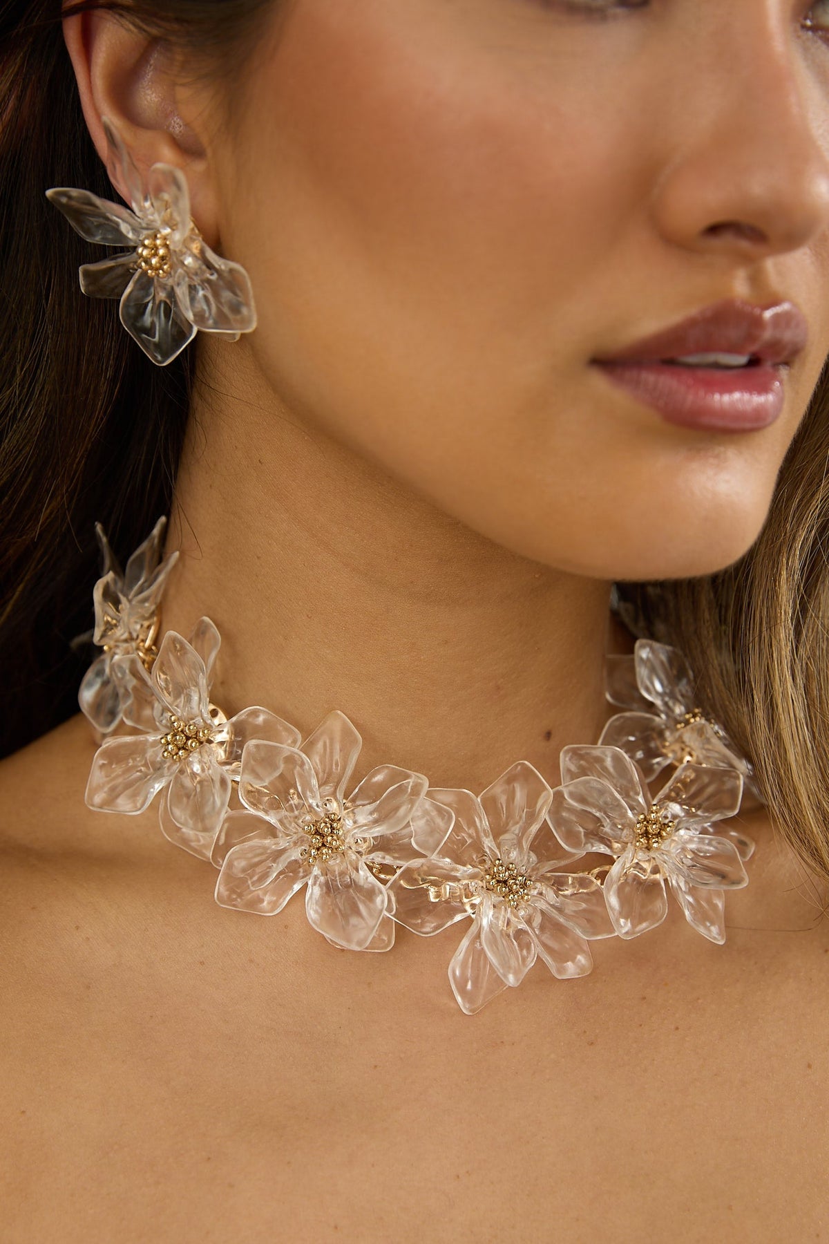 Mendoza Acrylic Floral Necklace Clear