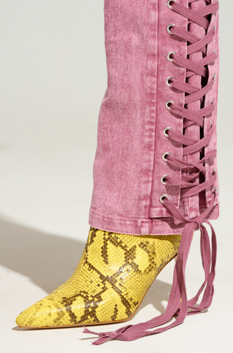 STAND OUT LACED UP JEANS