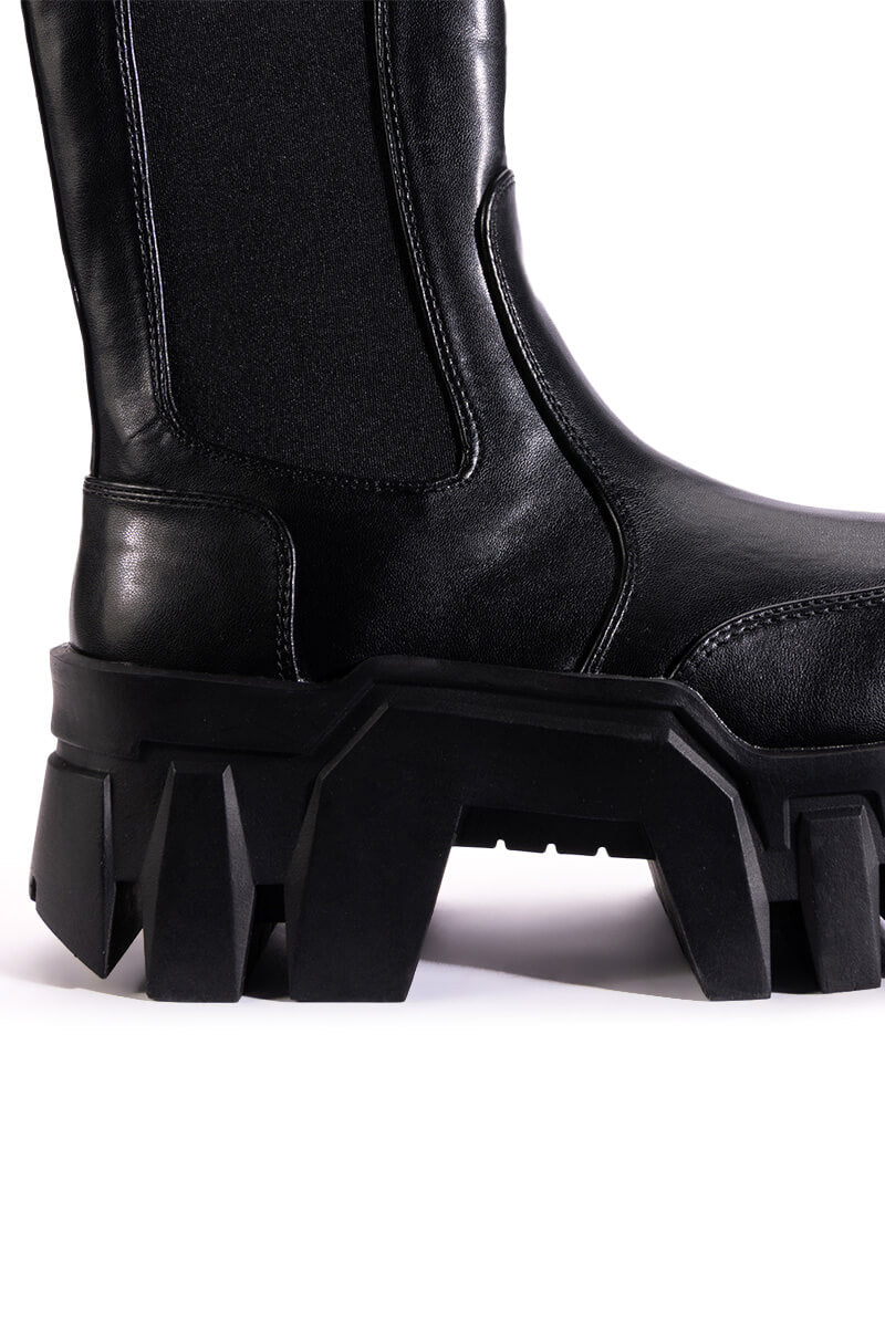 AZALEA WANG KELIANNA CHUNKY BOOT IN BLACK