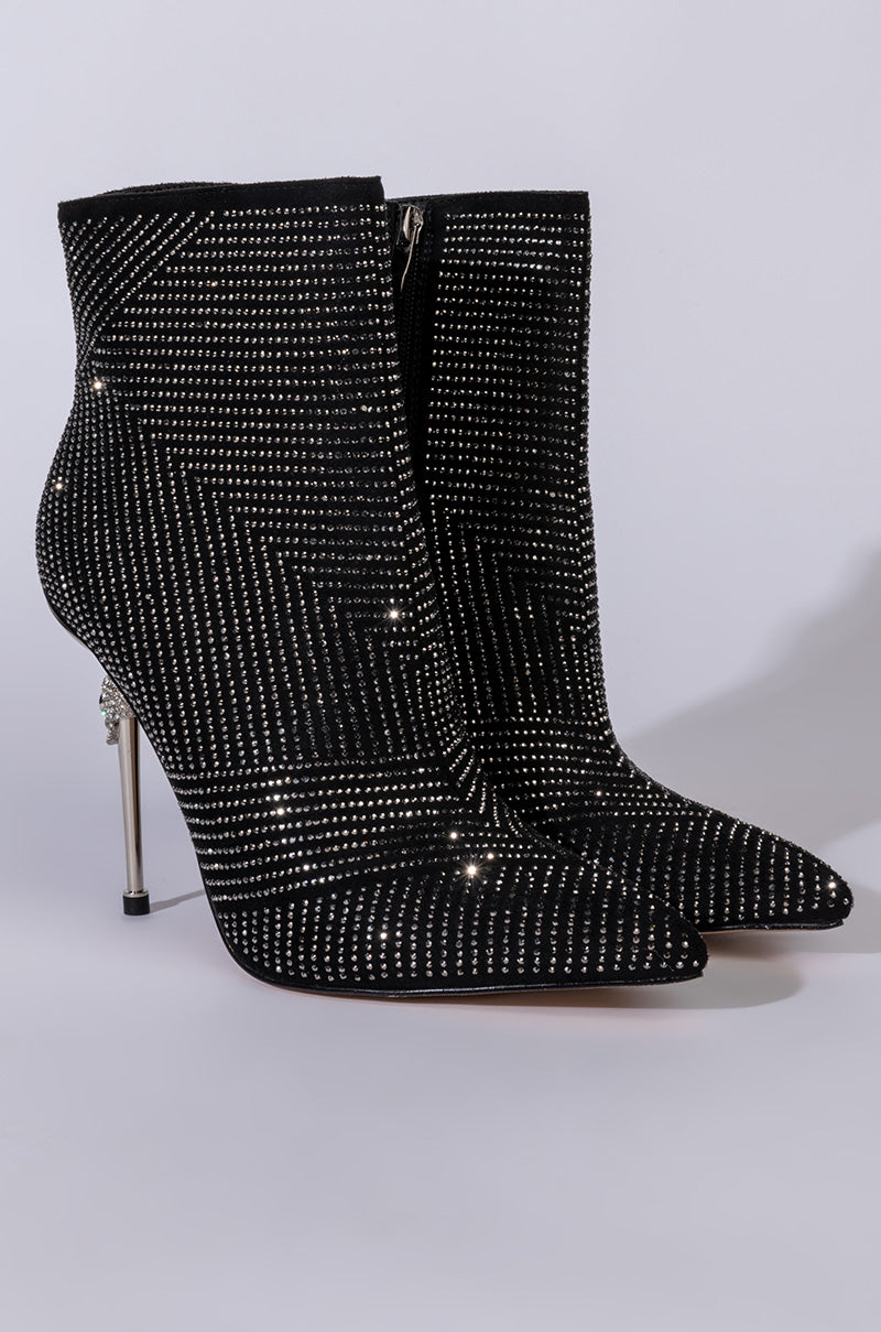 AZALEA WANG KNOCKOUT STILETTO BOOTIE IN BLACK
