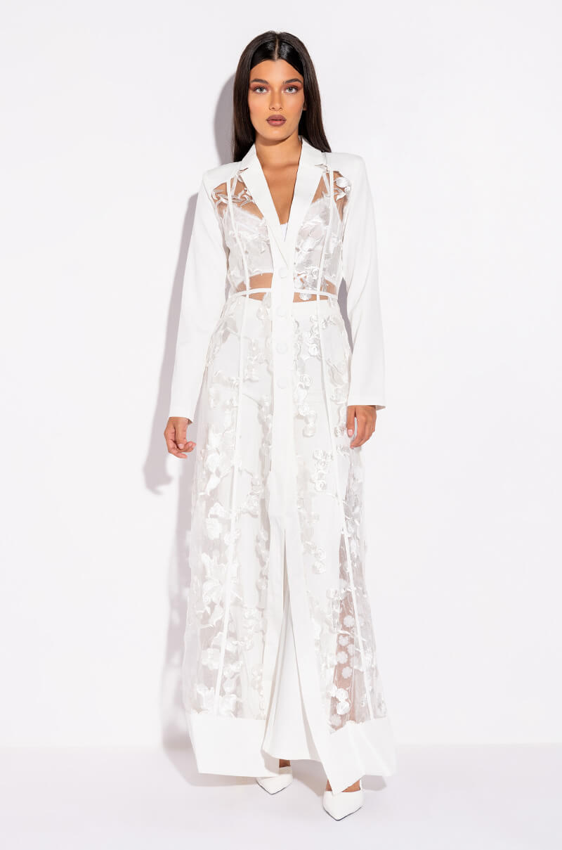SHOWOUT LONG SLEEVE LACE MAXI DRESS