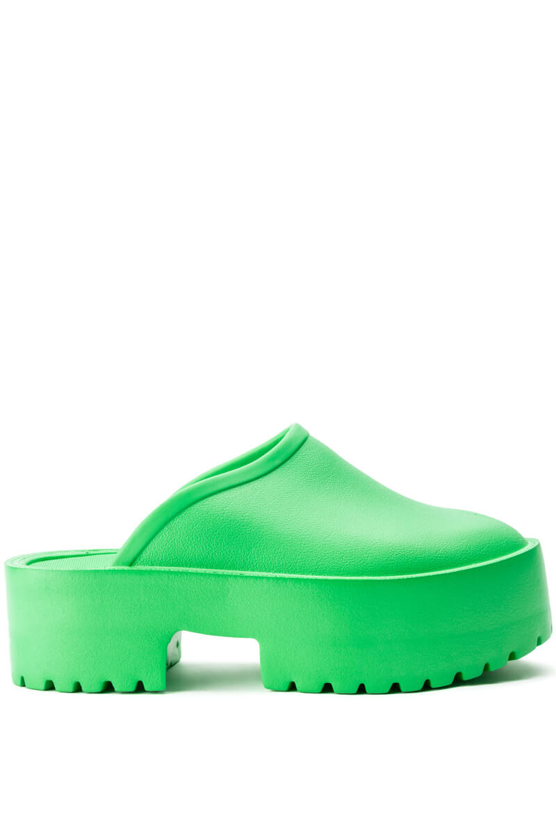 SLIP ON MULE IN GREEN