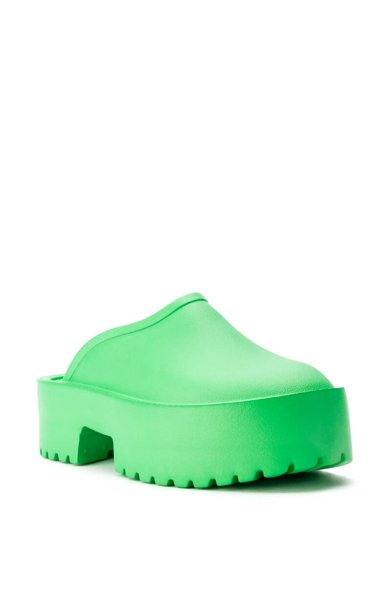 SLIP ON MULE IN GREEN