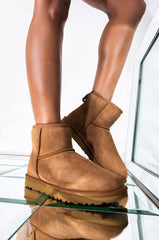 UGG CLASSIC MINI II BOOTIE IN CHESTNUT