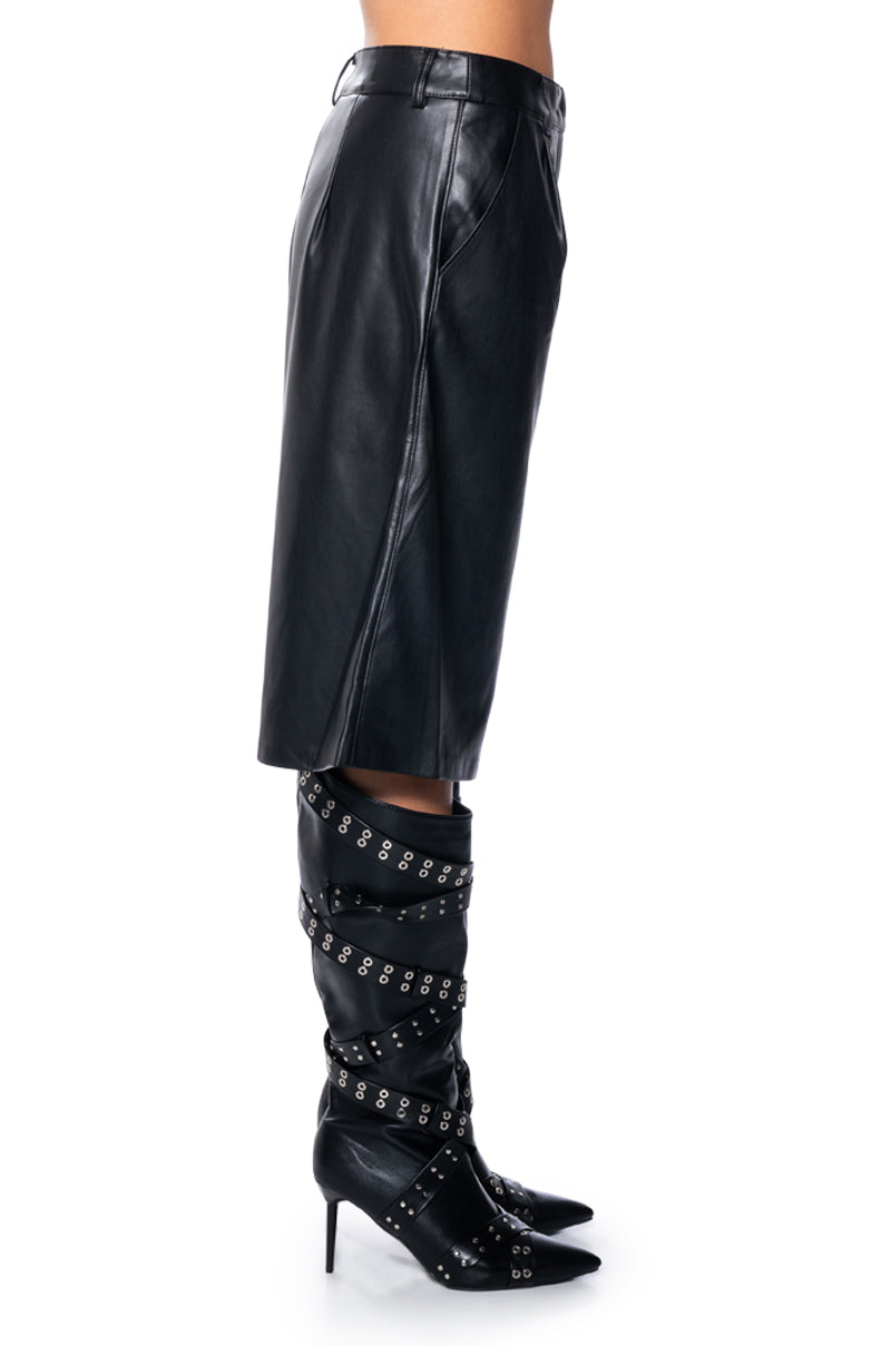 ZOE LONG FAUX LEATHER SHORTS IN BLACK